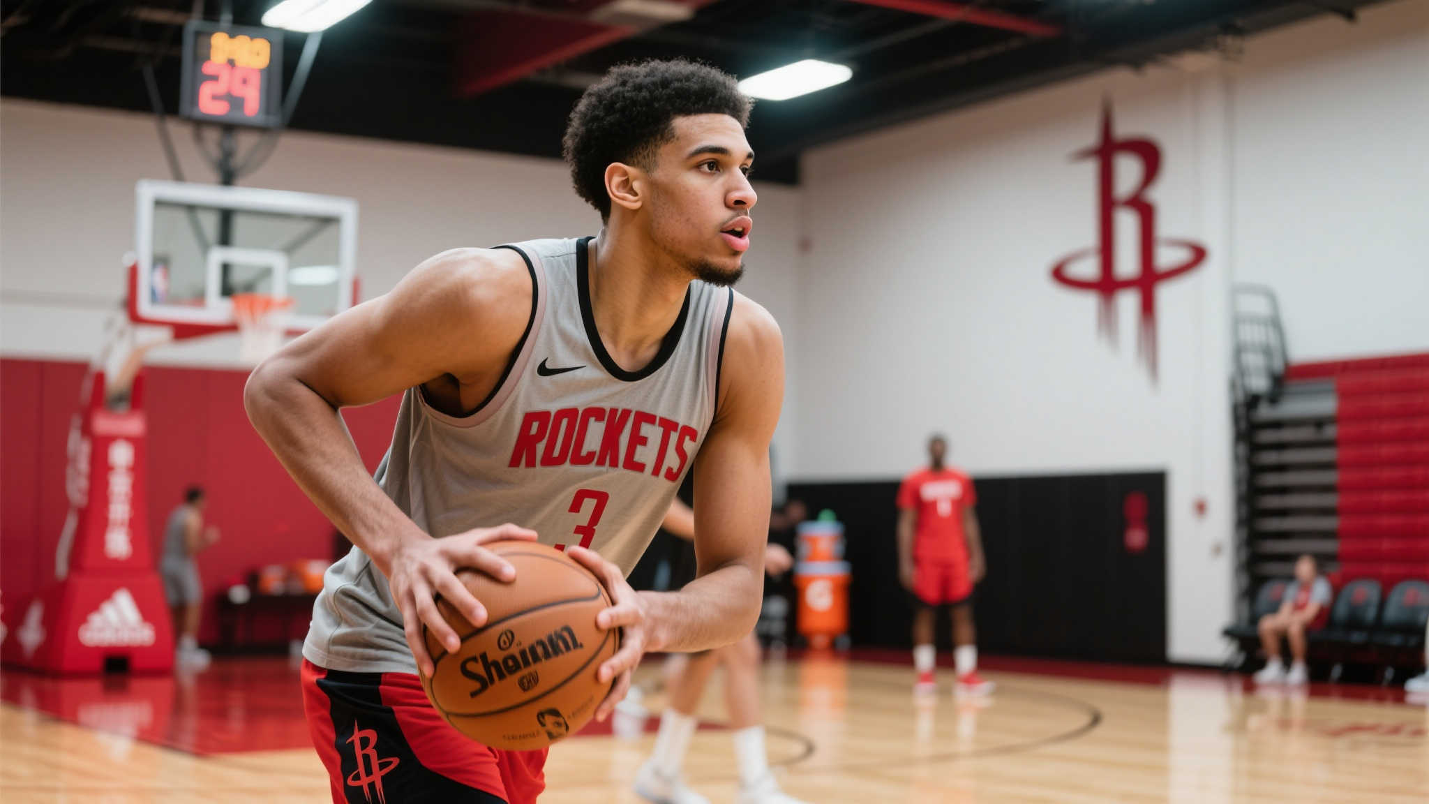 申京休赛期苦练不停，力求再创佳绩！